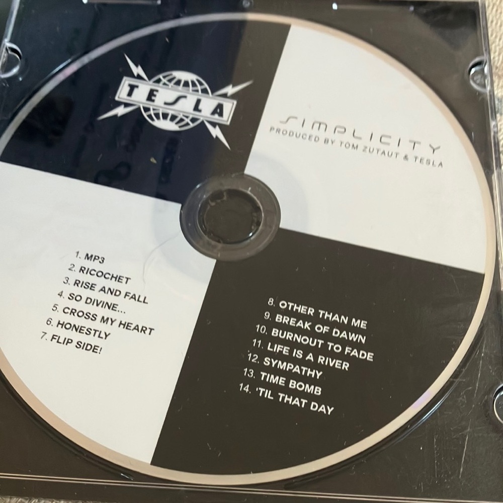 Tesla Simplicity Music CD in Black and White